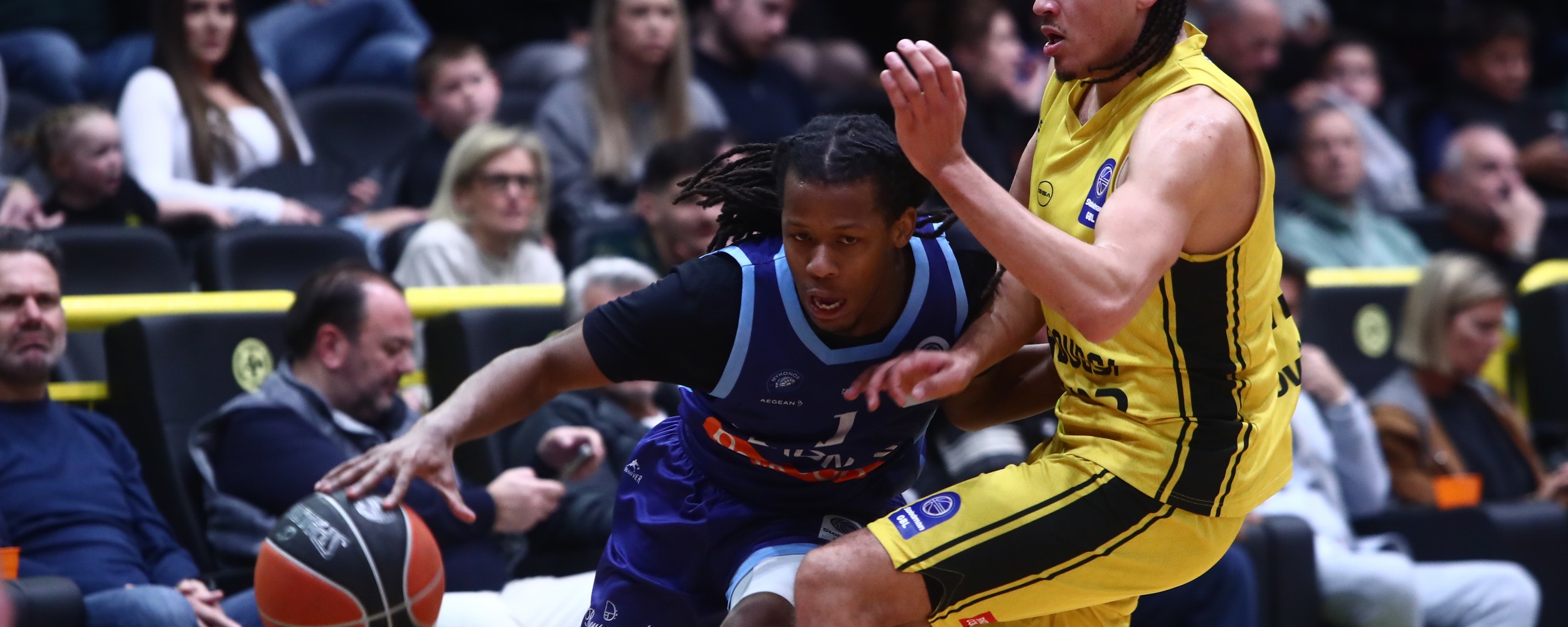 Olympiacos Bất Bại Với Màn Trình Diễn Của Nedzipoglou, Cập Nhật Tỷ Số Bóng Rổ Trực Tuyến